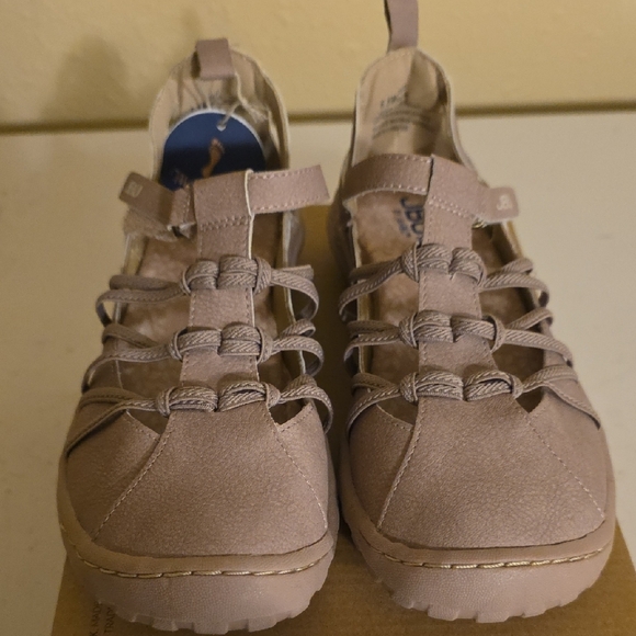 JBU Women's Beige Strappy Sandals - Picture 4 of 5